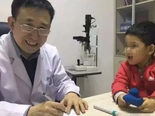 楊東生教授：承載使命二十年磨一劍，開啟眼球震顫元年
