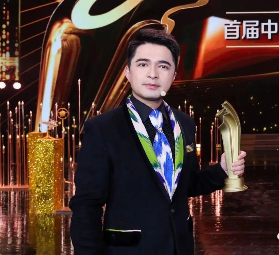 從演播室到手術(shù)室，主持人海米提的摘鏡之旅
